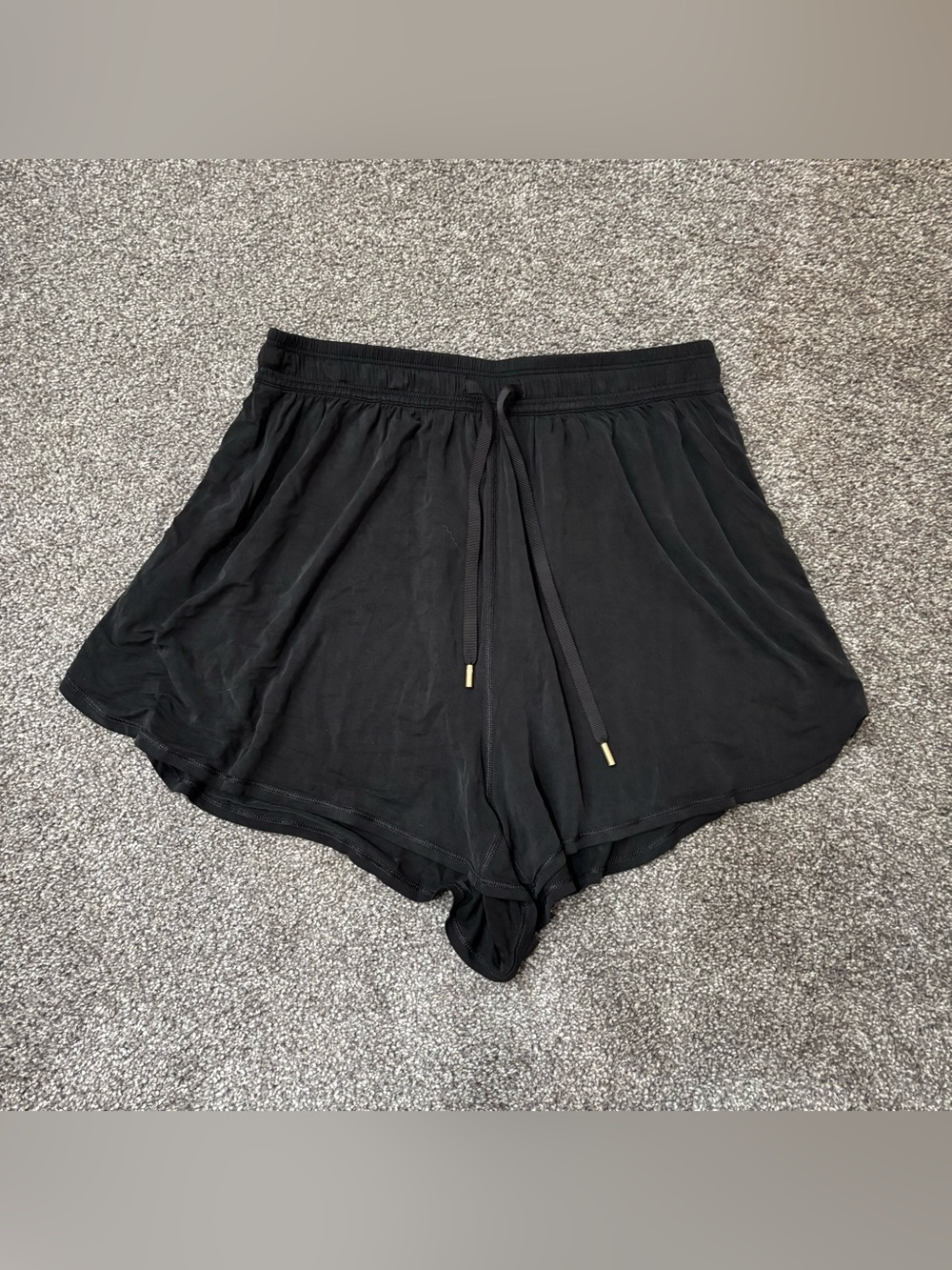 Lululemon sz 6 principal dancer short 3” black RARE EUC